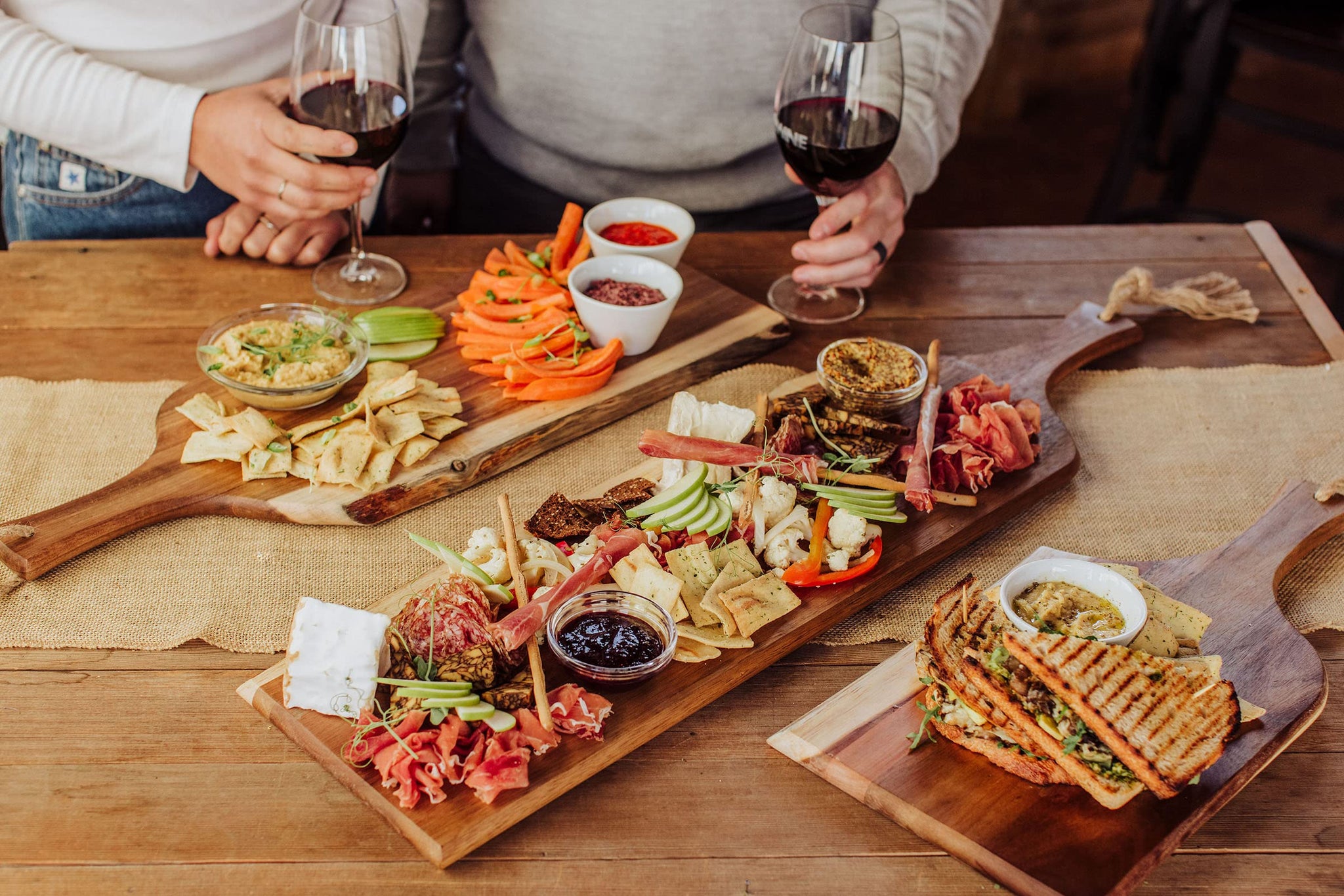 PICNIC TIME San Francisco 49ers Artisan Acacia Serving Plank